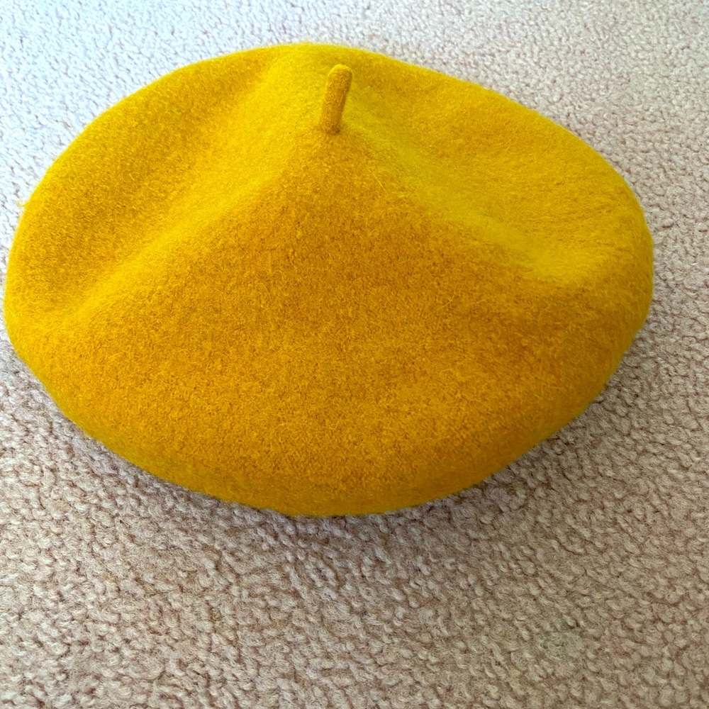 Wool mustard yellow beret
